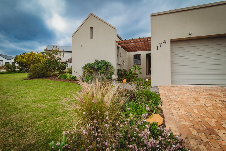 4 Bedroom Property for Sale in Mont Fleur Mountain Estate Western Cape